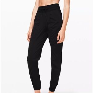 Lululemon dance studio jogger